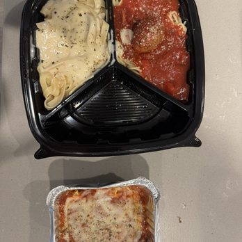 Fazoli’s - Entree split up between 2 boxes to make it seem like it was the entree and side salad. - Italian Near Me - Norco, California Fazoli’s - Entree split up between 2 boxes to make it seem like it was the entree and side salad. - Italian Near Me - Norco, California