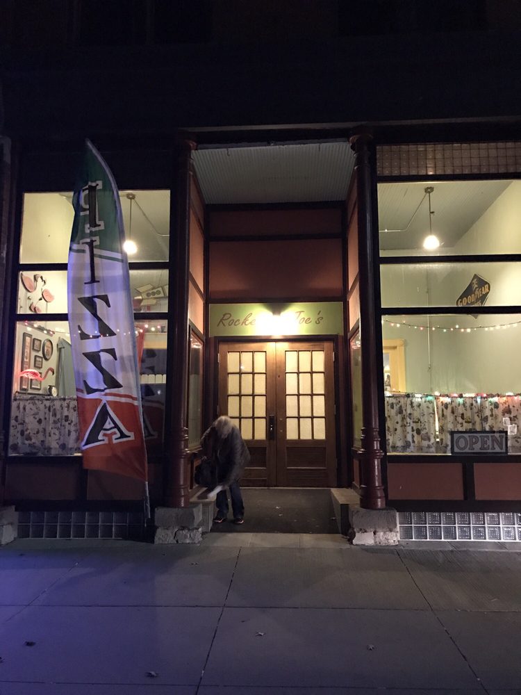 ROCKET JOES PIZZA Updated September 2024 12 Photos 415 Main St