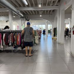Goodwill - Little Havana/Calle Ocho - Inside space