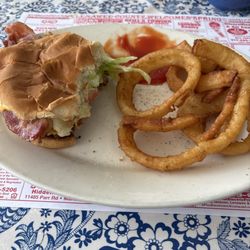 Karen's Uptown Kafe - Bacon cheeseburger w onion rings.
