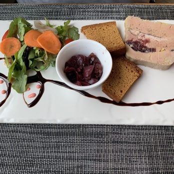 Le Vigosche - Foie gras maison accompagné de son pain d'épice - French Near Me - Châteaugay, 63 Le Vigosche - Foie gras maison accompagné de son pain d'épice - French Near Me - Châteaugay, 63