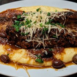 Brick House Restaurant - Short ribs on a bed of polenta (aka Italian grits)