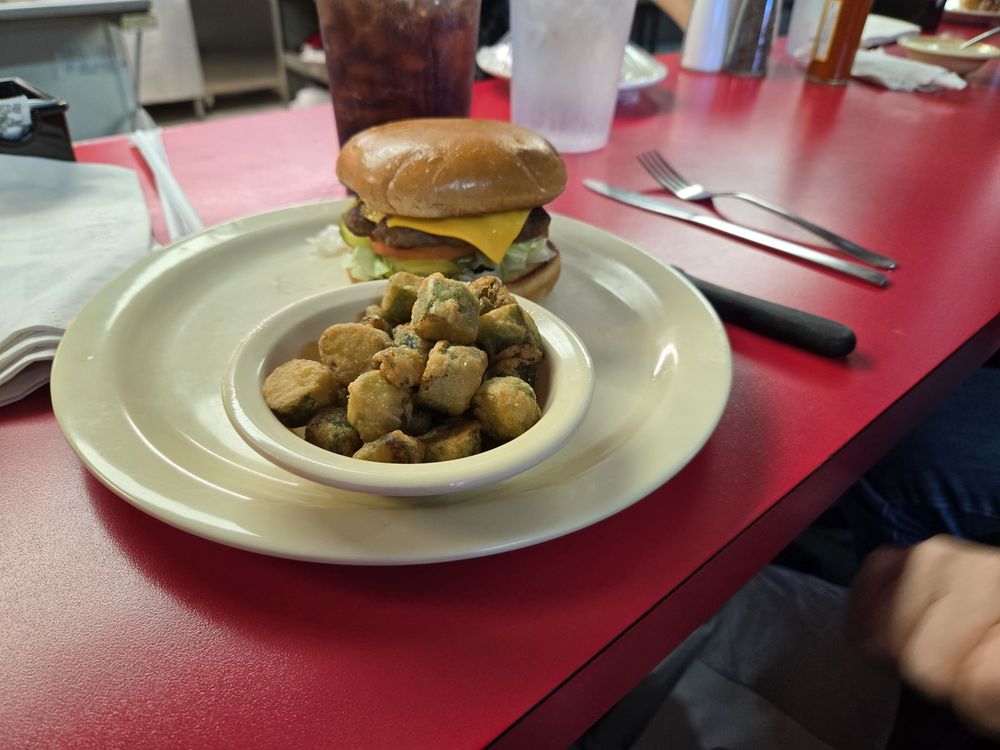 River Oaks Cafe