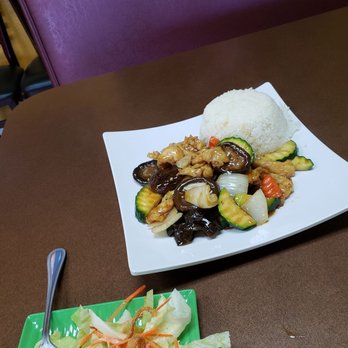 Elite Dumpling - Mushroom chicken lunch special $8 - Seafood Near Me - Hayward, California Elite Dumpling - Mushroom chicken lunch special $8 - Seafood Near Me - Hayward, California
