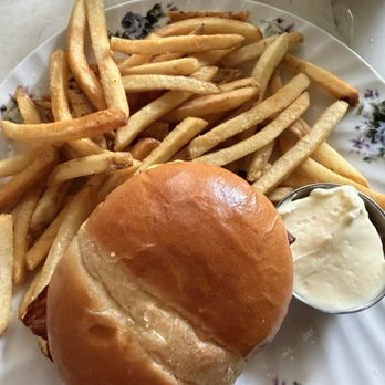 Scofflaw - Cheeseburger Dinner All Night - New American Near Me - Chicago, Illinois