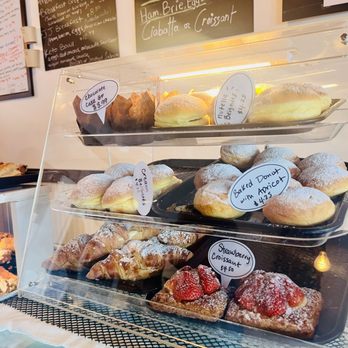 Jerome's Cafe & Bakery - Bakery case - Cafes Near Me - Clearwater, Florida