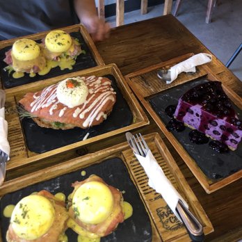 Aroma Craft Coffee - Prosciutto Eggs Benedict, Smoked Salmon Sandwich, Smoked Salmon Eggs Benedict, Blueberry Cheesecake - Coffee Roasteries Near Me - Walnut, California
