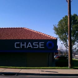 Chase Bank - Corner view
