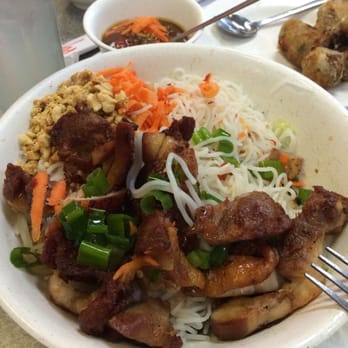 Hoang My - Yummy grilled chicken with vermicelli or D13 on the menu! - Vietnamese Near Me - Houston, Texas Hoang My - Yummy grilled chicken with vermicelli or D13 on the menu! - Vietnamese Near Me - Houston, Texas