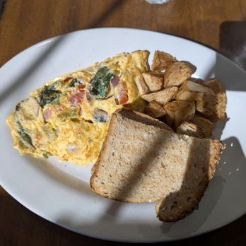 Sunset Grill - Senorita omelette - American Near Me - Fredericksburg, Texas