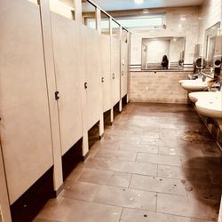 Seagrove Visitor's Center Northbound - Bathroom