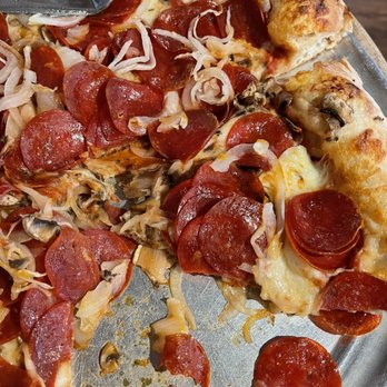 Shelly Pie - Medium 16" Shelly's Traditional Pizza - New American Near Me - Turtle Creek, Pennsylvania
