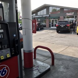 Stadium Market 76 - Has a Starbucks