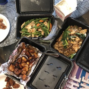 Khun Dang Thai Restaurant - Green Bean with Garlic Sauce 63. Orange Chicken Pad See U - Thai Near Me - Chatsworth, California Khun Dang Thai Restaurant - Green Bean with Garlic Sauce 63. Orange Chicken Pad See U - Thai Near Me - Chatsworth, California