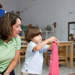 Village Montessori - The Pink tower