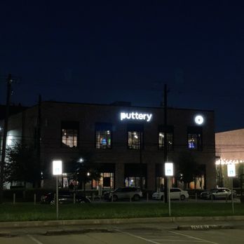 Puttery - Entrance at night - Mini Golf Near Me - Houston, Texas Puttery - Entrance at night - Mini Golf Near Me - Houston, Texas