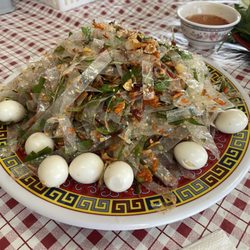 Banh Trang tron. Rice paper salad