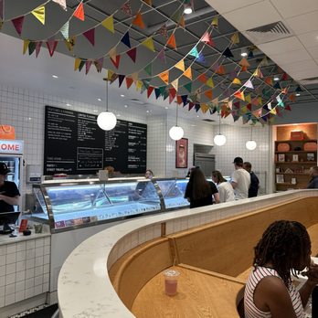 Jeni’s Splendid Ice Creams - Line - Ice Cream & Frozen Yogurt Near Me - Oak Brook, Illinois