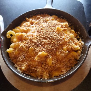 Dang BBQ - Mac n cheese with crumbled pretzels - Barbeque Near Me - Islip, New York Dang BBQ - Mac n cheese with crumbled pretzels - Barbeque Near Me - Islip, New York