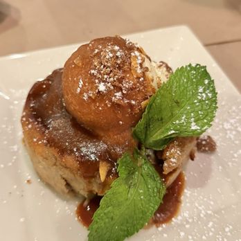 Birks Restaurant - Banana Streusel Bread Pudding - American Near Me - Santa Clara, California