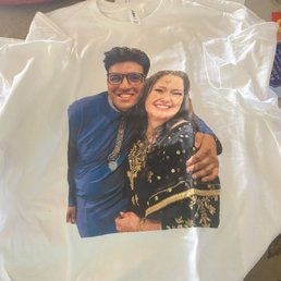 How to wear a happy couple.