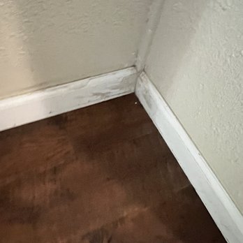 Super 8 by Wyndham Auburn - Mismatched paint on baseboards. - Hotels Near Me - Auburn, California Super 8 by Wyndham Auburn - Mismatched paint on baseboards. - Hotels Near Me - Auburn, California