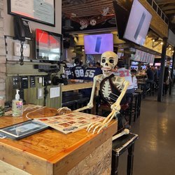 Ojos Locos Sports Cantina - Bar entrance