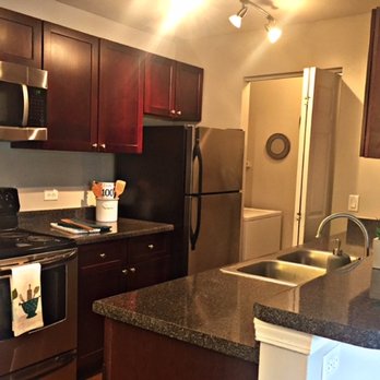 Windsor Estate - Kitchen - Apartments Near Me - Bloomingdale, Illinois Windsor Estate - Kitchen - Apartments Near Me - Bloomingdale, Illinois