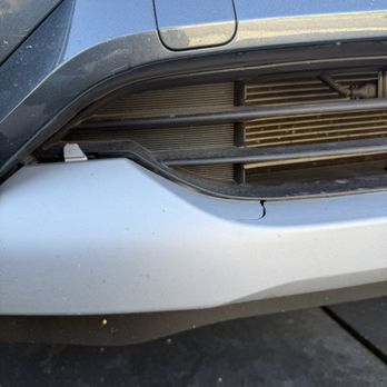 Foothill Auto Body - Before. Small crack in grill. - Body Shops Near Me - Rancho Cucamonga, California Foothill Auto Body - Before. Small crack in grill. - Body Shops Near Me - Rancho Cucamonga, California