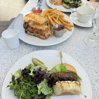 Nine-Ten - They split our burger for us. Oh the fries were outstanding as well. - Bars Near Me - La Jolla, California Nine-Ten - They split our burger for us. Oh the fries were outstanding as well. - Bars Near Me - La Jolla, California