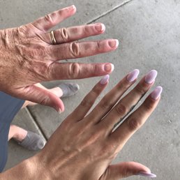 Laura's work on the French gel and Lucy with the bomb af acrylics! Usually not packed except for holidays, but we call ahead just in case.