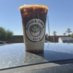 Matcha Amor Cafe - Iced macchiato