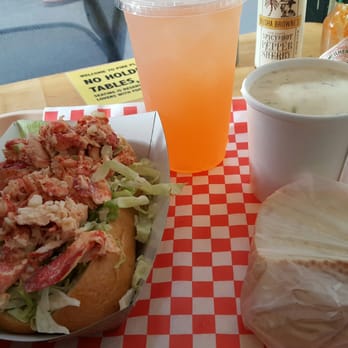 Pike Place Chowder - Lobster roll with new England clam chowder - Seafood Near Me - Seattle, Washington Pike Place Chowder - Lobster roll with new England clam chowder - Seafood Near Me - Seattle, Washington