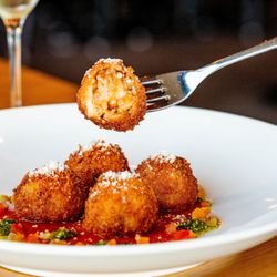 Cooper’s Hawk Winery & Restaurant