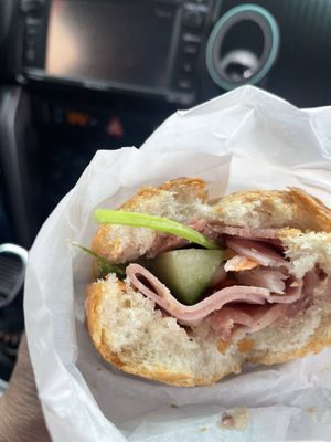 Bánh Mì Ba Lẹ by null