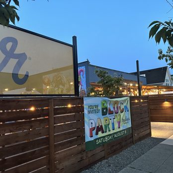 Reuben's Brews - Entrance - Brewpubs Near Me - Seattle, Washington