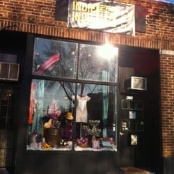 Indie Indie Bang Bang - Store front on a sunny winter day.