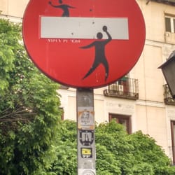 Stop, no pass, Malasaña is playing!