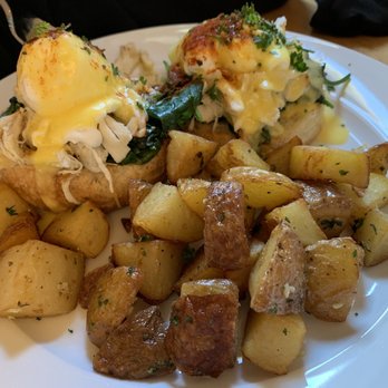 Bloom - Crab bene. English muffin from scratch! - American Near Me - Santa Clara, California