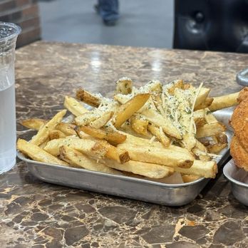 Billy Roys Burger - Garlic Fries - Burgers Near Me - Fremont, California Billy Roys Burger - Garlic Fries - Burgers Near Me - Fremont, California