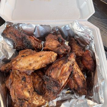 BobaQue - Cold wings..12 pieces.. not flavorful - Barbeque Near Me - Saint Charles, Missouri