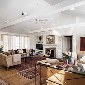 Haldora - Haldora's lifestyle. Her Rhinebeck home living room. - Women's Clothing Near Me - Rhinebeck, New York Haldora - Haldora's lifestyle. Her Rhinebeck home living room. - Women's Clothing Near Me - Rhinebeck, New York