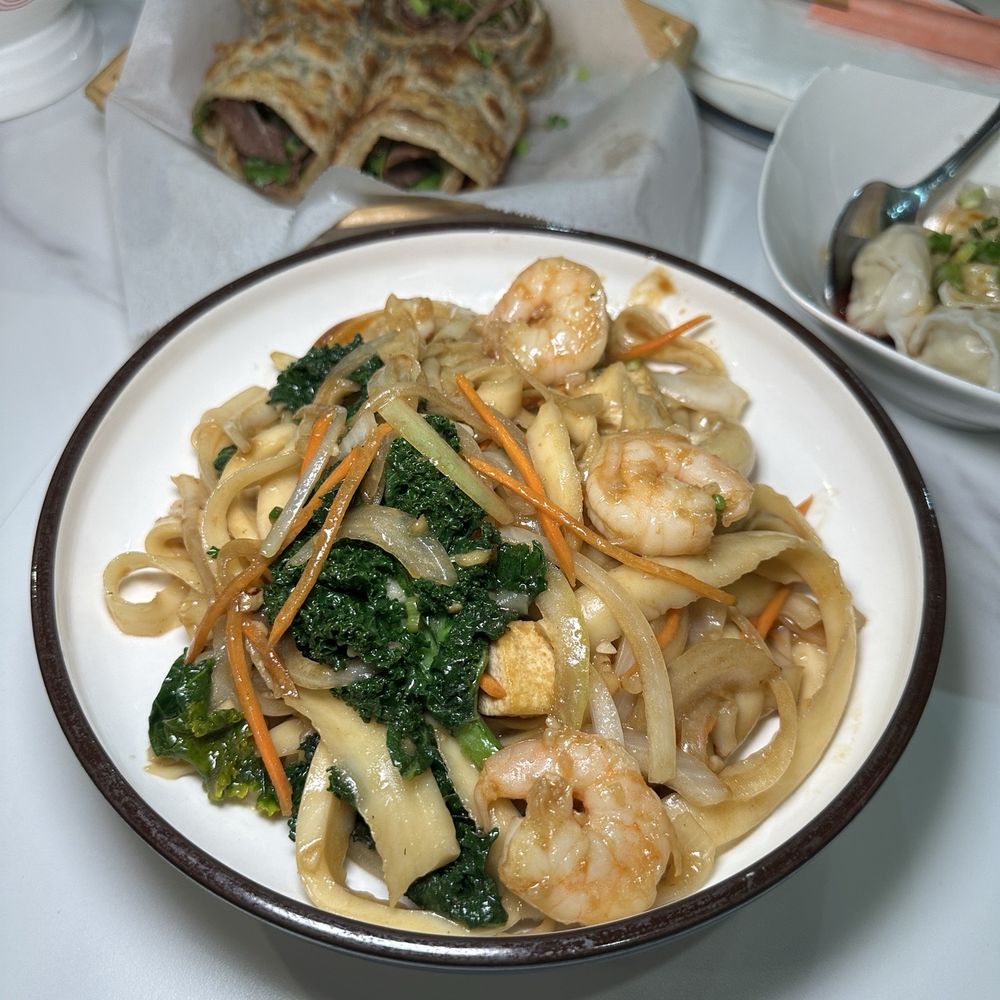 Noodle St - CYO Stir Fry with shrimp, tofu, kale, onion, and carrot - Noodles Near Me - Fullerton, California Noodle St - CYO Stir Fry with shrimp, tofu, kale, onion, and carrot - Noodles Near Me - Fullerton, California