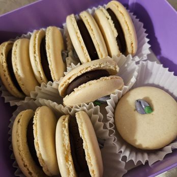 Moonlit Macarons - Chocolate Rasberry - Macarons Near Me Moonlit Macarons - Chocolate Rasberry - Macarons Near Me