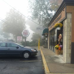 Bagels Royale - Front entrance