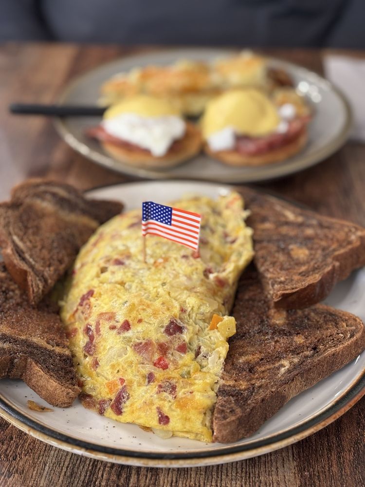 Social spots from Fresh Breakfast Lunch