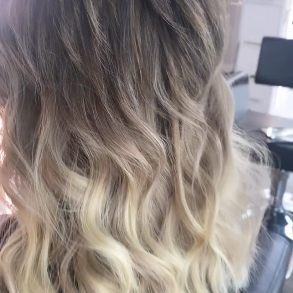 ilo Style House - After - foils to blend, base break, gloss, extensions to help blend and a trim for health. - Hair Salons Near Me - Vancouver, Washington ilo Style House - After - foils to blend, base break, gloss, extensions to help blend and a trim for health. - Hair Salons Near Me - Vancouver, Washington