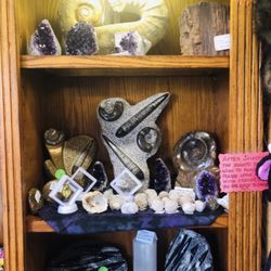 G Street Marketplace Mini Mall - Minerals Gems and Fossils