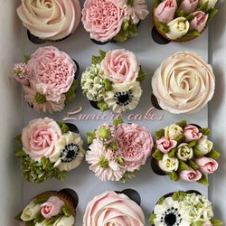 Lumiere Cakes - Floral cupcakes