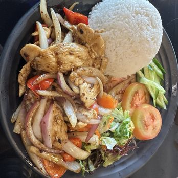 Long's Vietnamese Kitchen - Chili Lemongrass Kick with chicken - Vietnamese Near Me - Aloha, Oregon